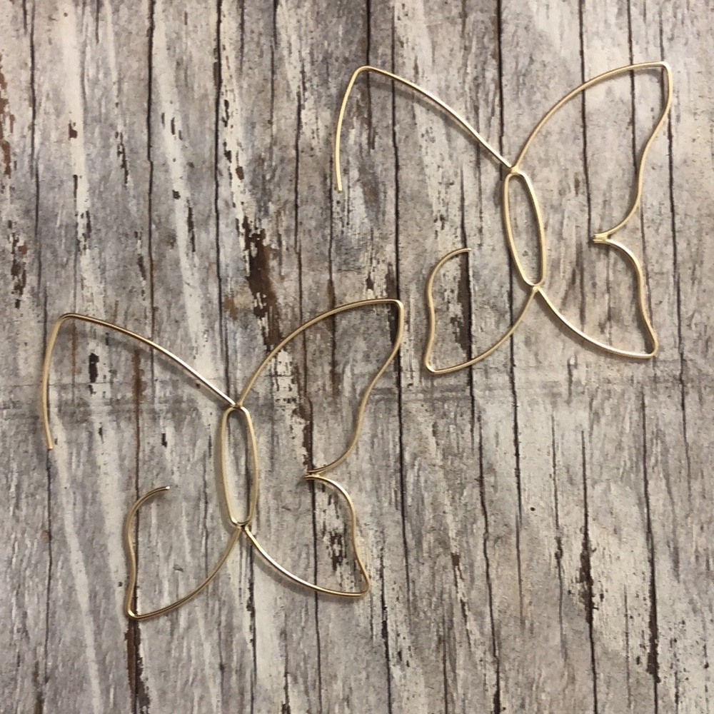 FREE when bundled! 🌞Butterfly Threader Hoops in Gold - Picture 3 of 4